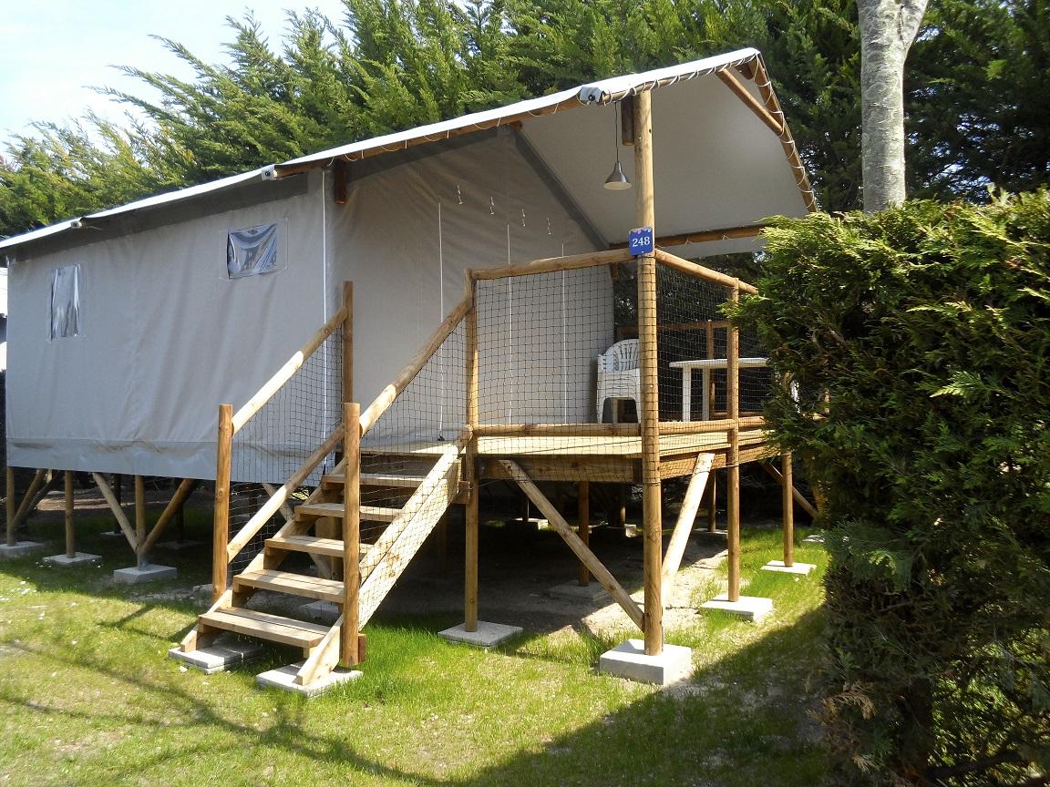 Hütte Lodge Standard 34m² (2 Zimmer) überdachte Terrasse 11m²